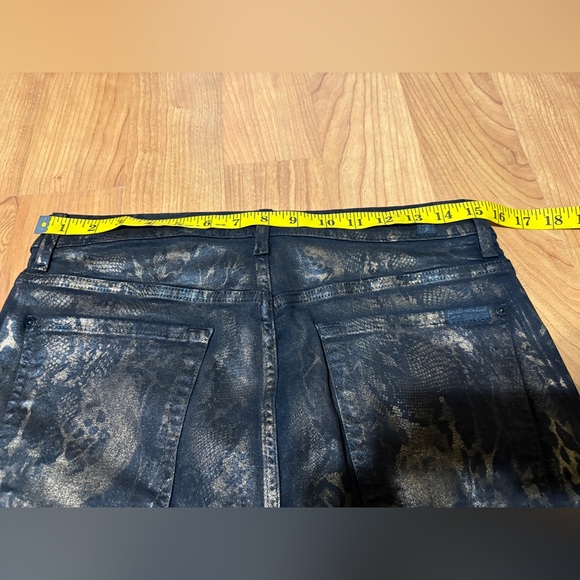 7 For All Mankind Snake Gold Design Black Ankle Pants Size 31 - Picture 9 of 10